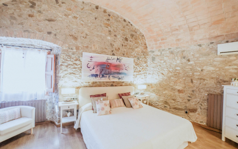 Suite Romani: super king size bed with ensuite bathroom (walk-in shower)